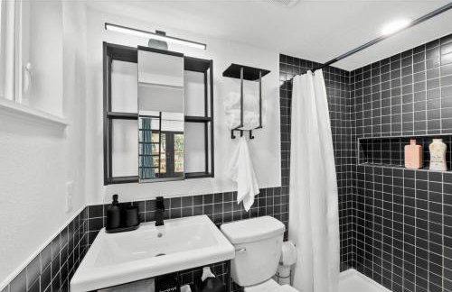 Spacious and Bright with Deck Walkable to 6th St - Foto 4