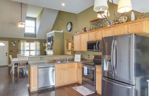 Spacious Lebanon Home with Pool 6 Mi to Downtown! - Foto 8