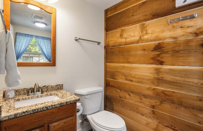 The Cozy Cottage Getaway - Private Pool & Hot Tub - Photo 12