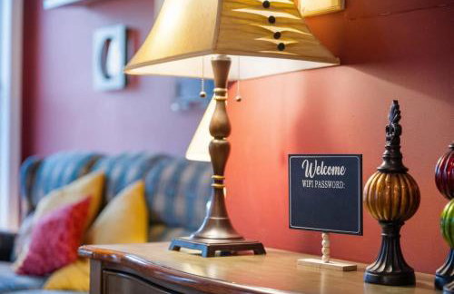 Vibrant Home: Historic Charm Perfect Location - Foto 9