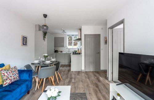 Spacious 2 Bed Flat Sleeps 4 - Foto 5