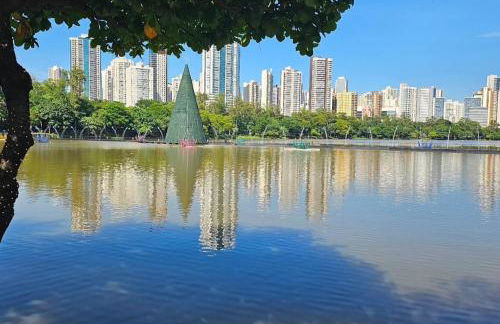 Quarto com cama de casal bem aconchegante - Foto 20