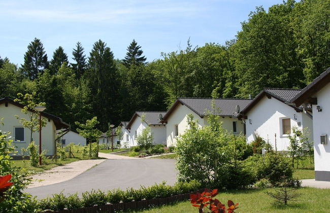 Bungalow in Eifel Near Forest and Mountains - Foto 17