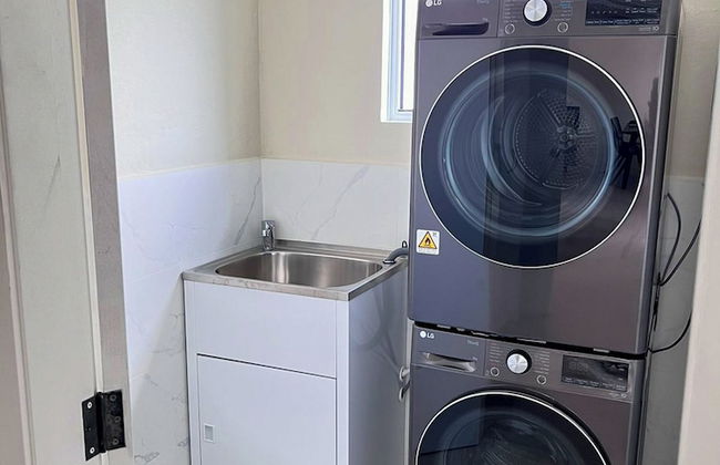 Lux Jesmond - Photo 9