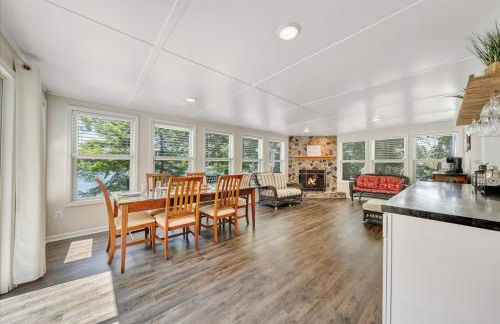 Scenic Point - Private Lakefront Home w/ Dock, Fire pit, outside shower & Hot tub - Foto 7