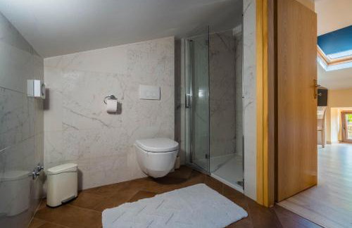 LUXURY VILLA ON SPACIOUS PRIVATE PROPERTY - Photo 44