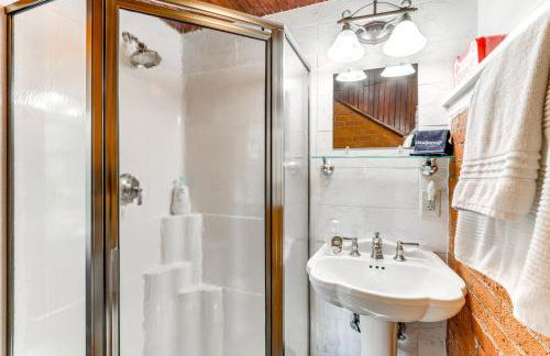 Downtown Essex Apartment - Steps to River! - Foto 20