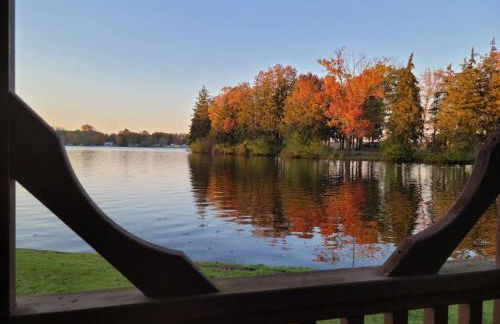 Large 1 BR Cottage, KING BED on the Lake - Foto 24