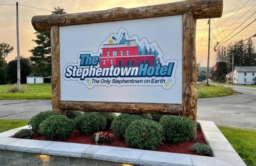 The entire Stephentown Hotel. 28 person occupancy - Foto 1