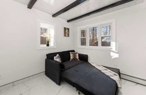 NEW Modern Barrel Getaway HOT TUB & Game Room - Foto 9