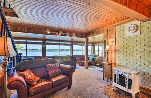 Waterfront Wellesley Island Getaway w/ Deck! - Foto 4