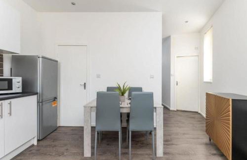 Leeds Beautiful Home - Parking - Yorksha Property - Foto 17