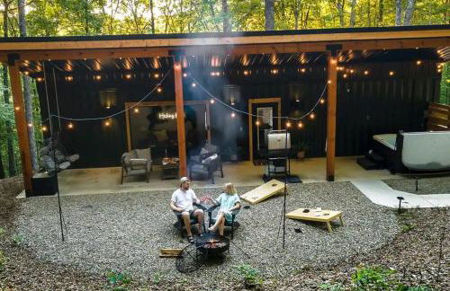 The Hillside Retreat - Cozy container home with Hot tub and Fire pit - Photo 3