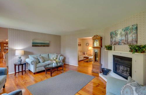 Cozy Pittsfield Gem with Deck, Gazebo and Fireplace - Foto 2