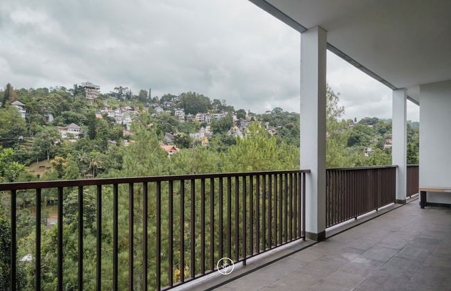 Mentari Hill View 8 BR heated pool and movie room - Photo 26