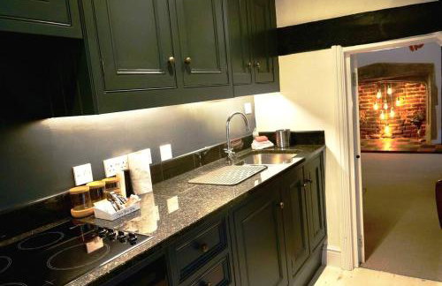 Epic Location, Views & Large Private Terrace - Photo 6