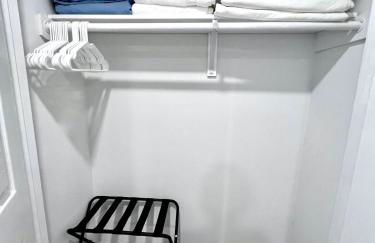 Quiet Stylish Stay with Office Space near Downtown - Foto 43