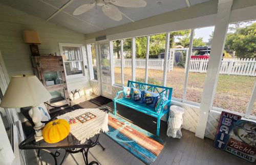 Historic Old Oak Cottage-Great water views! - Foto 8