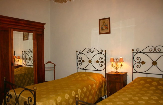 Stunning private villa for 6 guests with private pool, TV, pets allowed and parking - Foto 1
