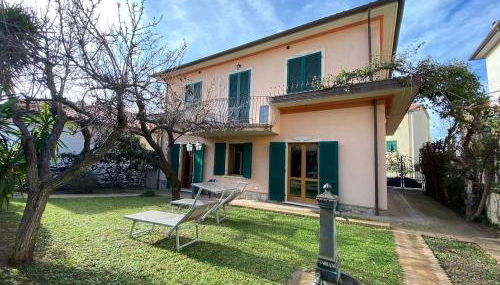 Apartment in Villa With Garden-rif Gioco - Foto 4, Garden, sunbed, Garden view