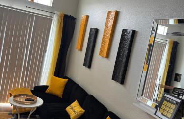 Sun-Kissed Stays - Photo 23