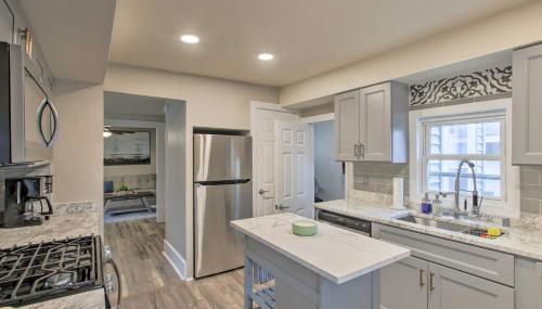 Family-Friendly House Walk to Lake Michigan! - Photo 2