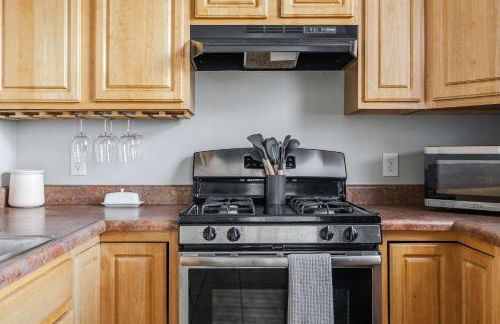 Cozy Downtown Escape Hot tub and Modern Touches - Foto 20