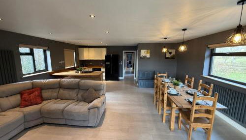 3 Bed Luxury Lodge - Photo 3