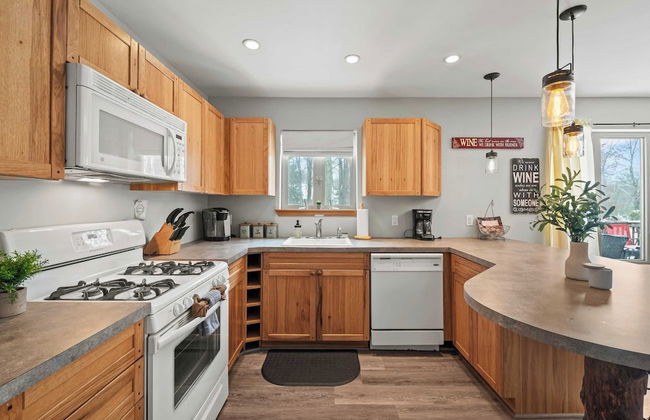 Mountain Hideout by Avantstay Game Room + Deck - Foto 12