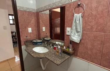 Casa aconchegante no caminho da fé, perto do lago - Foto 3