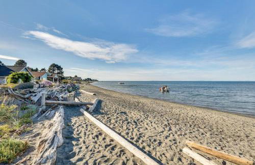 Sequim Escape with Gas Grill and Deck, Walk to Beach! - Foto 2