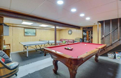 Near Skiing Lakefront Gem with Kayaks in Long Pond - Foto 32