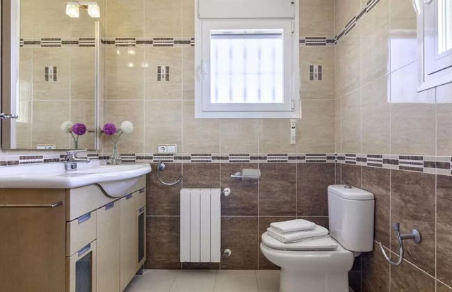 Charming Holiday Home in Calpe With Barbeque - Photo 23