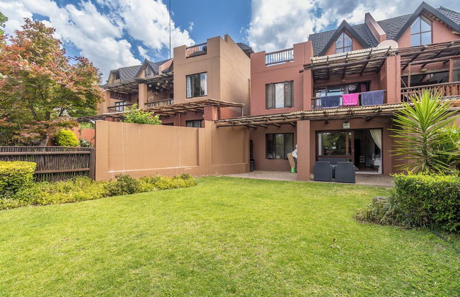 Exquisite 2 Bedroom Garden Townhouse in the Heart of Fourways - Photo 53