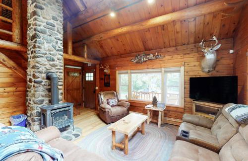 Wooded Family Retreat! 11 Mi to Acadia Entrance - Foto 1