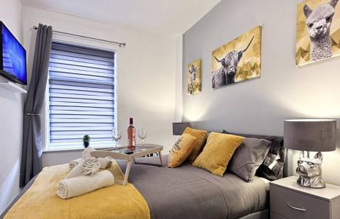 Sleek Skyward Serenity 2bed w Pool Table - Ystrad - Foto 6