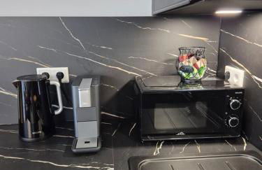 Luxsuite Still und Komfort 1 Balkon Grill TV-75 Zoll - Foto 25