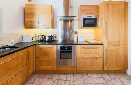 Stunning Old Carthouse with seaview - Photo 4