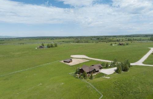 Teton Melody by KABINO Partial Air Conditioning Hot Tub FirePit Foosball Telescope Games WiFi Grill Mtn Views - Foto 44