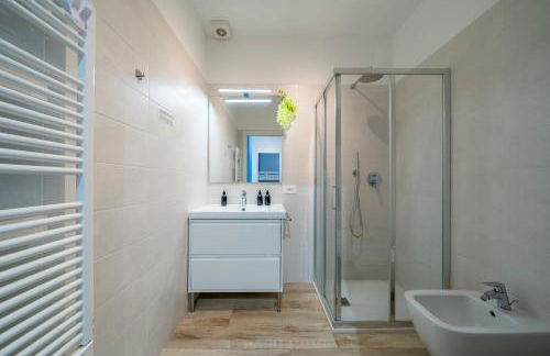 LAKE COMO - 2min to Lake and Station - Free Park and Wifi - Foto 13