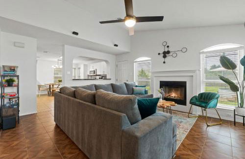 Cowboy Pool - Large Patio - King Bed - Firepit Table - Pet Friendly - Photo 10