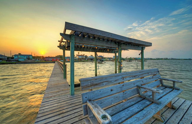 Waterfront Retreat w/ Private Boat Dock, Patio, Views Shore Thing by Avantstay - Photo 38