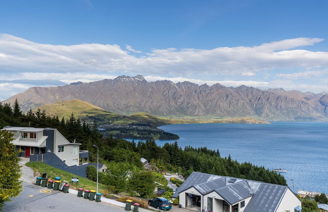 Modern, Plush & Picturesque - Brand New Townhouse - Foto 16