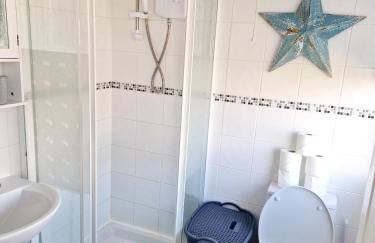 Chalet Ty Lilli Wen -Sleep 6- Pet friendly - Photo 17