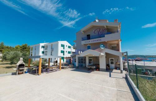 Villa Lavanda - family friendly, beachfront - Photo 40