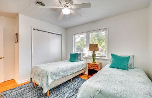 Oak Island Cottage Minutes to Long Beach! - Foto 13