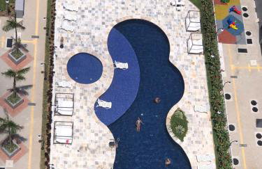 Apto frente o mar com 3 piscinas Wi-Fi gratuito aceito pet - Foto 76