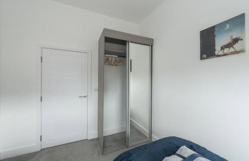 Deluxe 2 bed, 2 bathroom Milton Keynes apartment within walking distance to train station and City centre. - Foto 6