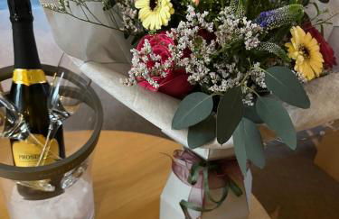 The Granary with hot tub - 2 miles from Skipton - Photo 11