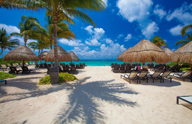 The Elements Oceanfront & Beachside Condo Hotel - Foto 1